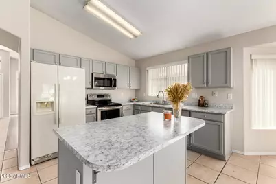 13346 W Saguaro Lane, Surprise, AZ 85374 - Photo 10