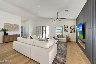 6050 E Hollyhock St, Phoenix, AZ 85018 - Photo 10