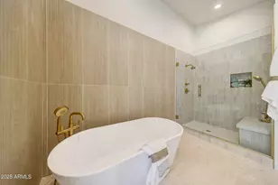 6050 E Hollyhock St, Phoenix, AZ 85018 - Photo 24