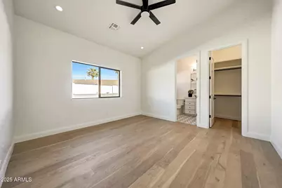 6050 E Hollyhock Street, Phoenix, AZ 85018 - Photo 32