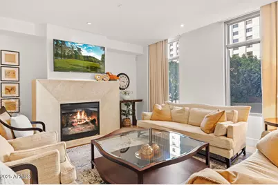 2402 E Esplanade Lane #Unit 204, Phoenix, AZ 85016 - Photo 4