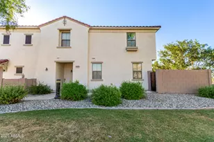 2868 E Dunbar Dr, Phoenix, AZ 85042 - Photo 2