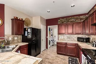 2868 E Dunbar Dr, Phoenix, AZ 85042 - Photo 8