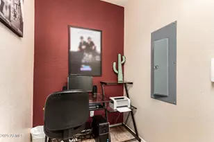 2868 E Dunbar Dr, Phoenix, AZ 85042 - Photo 22