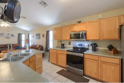 9438 W Troy Drive, Arizona City, AZ 85123 - Photo 8