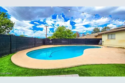 3701 W Echo Lane, Phoenix, AZ 85051 - Photo 20