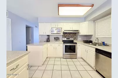 3701 W Echo Lane, Phoenix, AZ 85051 - Photo 16