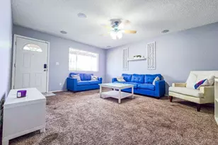 3701 W Echo Ln, Phoenix, AZ 85051 - Photo 18