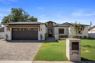 2942 N 47th Pl, Phoenix, AZ 85018 - Photo 1