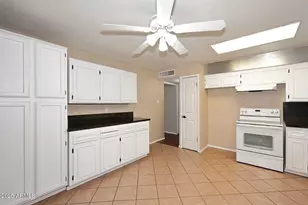 8334 N 55th Ave, Glendale, AZ 85302 - Photo 10