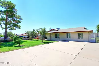 8334 N 55th Avenue, Glendale, AZ 85302 - Photo 2