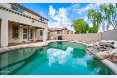 15654 W Yucatan Drive, Surprise, AZ 85379 - Photo 4