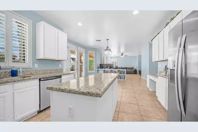 15654 W Yucatan Drive, Surprise, AZ 85379 - Photo 12