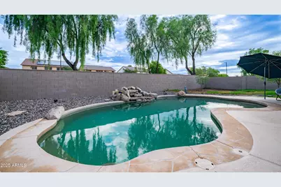 15654 W Yucatan Drive, Surprise, AZ 85379 - Photo 38