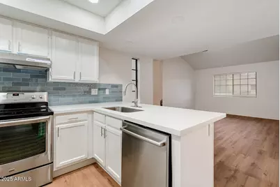 2020 W Union Hills Drive #201, Phoenix, AZ 85027 - Photo 6