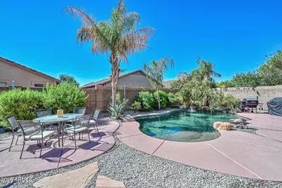 17037 W Bradford Way, Surprise, AZ 85374 - Photo 4