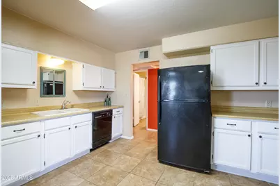 10628 N 10th Drive, Phoenix, AZ 85029 - Photo 14