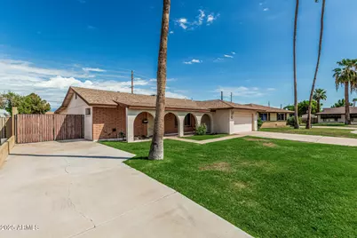4134 W Linger Lane, Phoenix, AZ 85051 - Photo 2