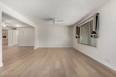 4134 W Linger Lane, Phoenix, AZ 85051 - Photo 4