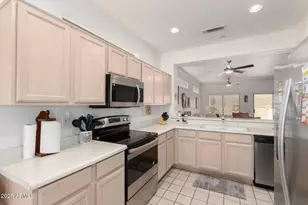 17108 N Estrella Vista Dr, Surprise, AZ 85374 - Photo 10