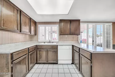 14024 N Burning Tree Place, Phoenix, AZ 85022 - Photo 2