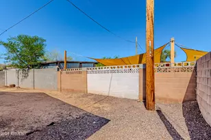 2640 E Beverly Ln E, Phoenix, AZ 85032 - Photo 34