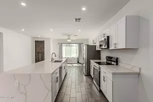 2640 E Beverly Ln E, Phoenix, AZ 85032 - Photo 12