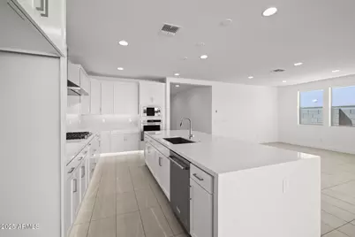 10246 E Utah Avenue, Mesa, AZ 85212 - Photo 14