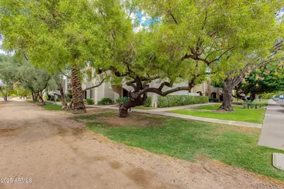 8225 N Central Avenue #9, Phoenix, AZ 85020 - Photo 2