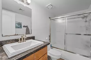 3736 W Mercer Ln, Phoenix, AZ 85029 - Photo 32