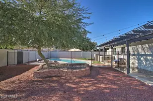 8637 E Palm Ln, Scottsdale, AZ 85257 - Photo 10