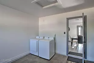 8637 E Palm Ln, Scottsdale, AZ 85257 - Photo 20