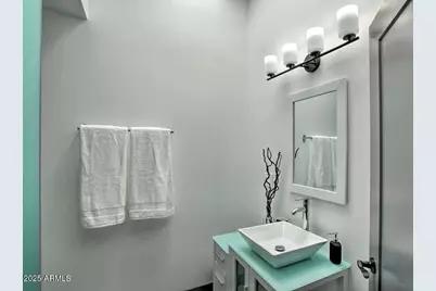 8637 E Palm Lane, Scottsdale, AZ 85257 - Photo 16