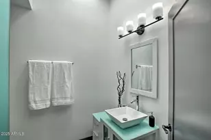 8637 E Palm Ln, Scottsdale, AZ 85257 - Photo 16