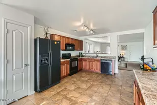 25763 W Satellite Ln, Buckeye, AZ 85326 - Photo 18