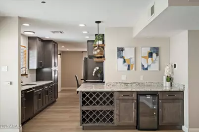 8716 E Mitchell Drive, Scottsdale, AZ 85251 - Photo 6