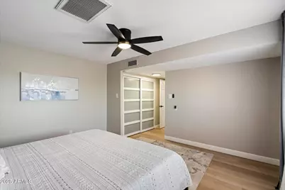 8716 E Mitchell Drive, Scottsdale, AZ 85251 - Photo 16