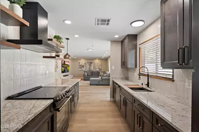 8716 E Mitchell Drive, Scottsdale, AZ 85251 - Photo 10