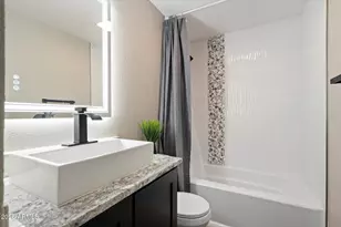 8716 E Mitchell Dr, Scottsdale, AZ 85251 - Photo 20