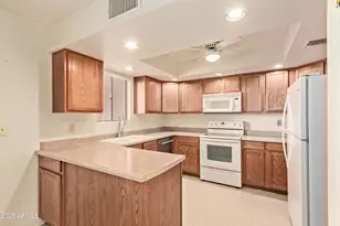 12222 N Paradise Vlg Pkwy S, Phoenix, AZ 85032 - Photo 4