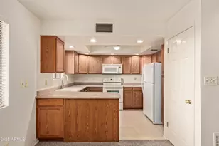 12222 N Paradise Vlg Pkwy S, Phoenix, AZ 85032 - Photo 14