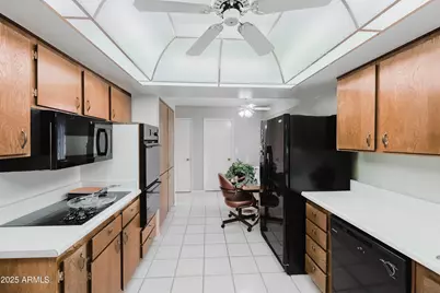 14240 N Crimson Drive, Sun City, AZ 85351 - Photo 12