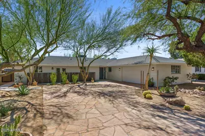 8337 E Minnezona Avenue, Scottsdale, AZ 85251 - Photo 1