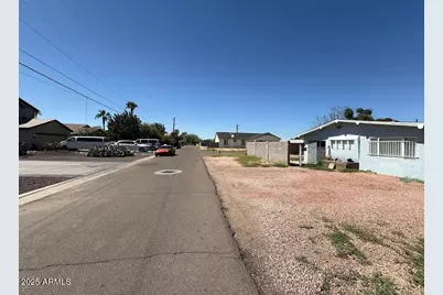 17601 N 22nd Place, Phoenix, AZ 85022 - Photo 2