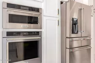 2541 E Wisteria Dr, Chandler, AZ 85286 - Photo 14