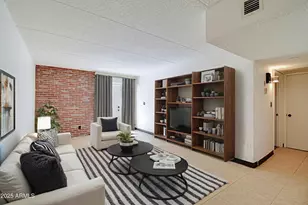 3416 N 44th St, Phoenix, AZ 85018 - Photo 1