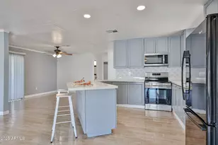 303 E South Mountain Ave, Phoenix, AZ 85042 - Photo 20