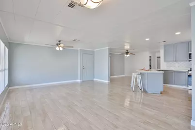 303 E South Mountain Avenue #100, Phoenix, AZ 85042 - Photo 22