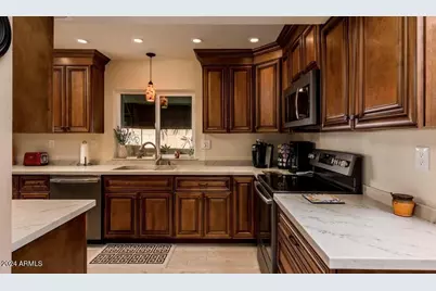 10606 N 8th Street, Phoenix, AZ 85020 - Photo 8