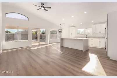 12429 W Roanoke Avenue, Avondale, AZ 85392 - Photo 1